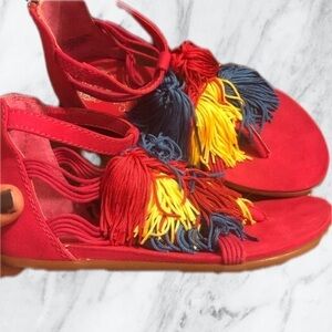 Vince Camuto pom pom pink Sandals size 12